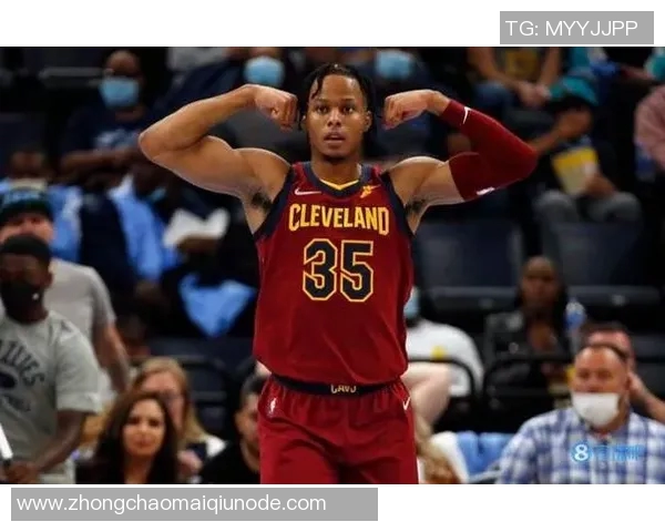 骑士双向球员汤姆林半场表现出色5投4中三分2中2贡献全队最高10分