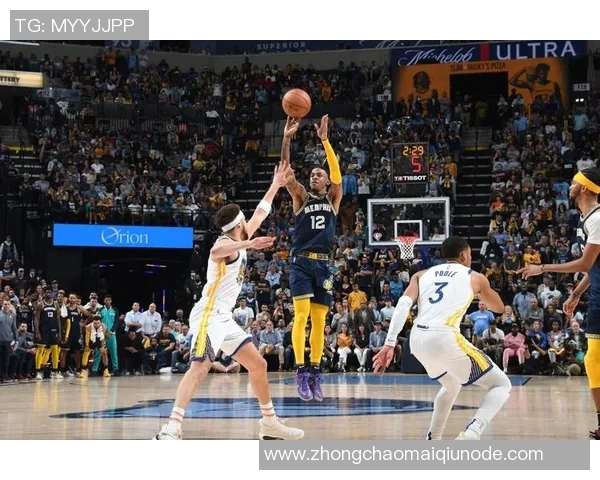 小贾谈中距离投篮能力:这是我比赛中不可或缺的一部分 小贾谈中距离投篮能力:这是我比赛中不可或缺的一部分